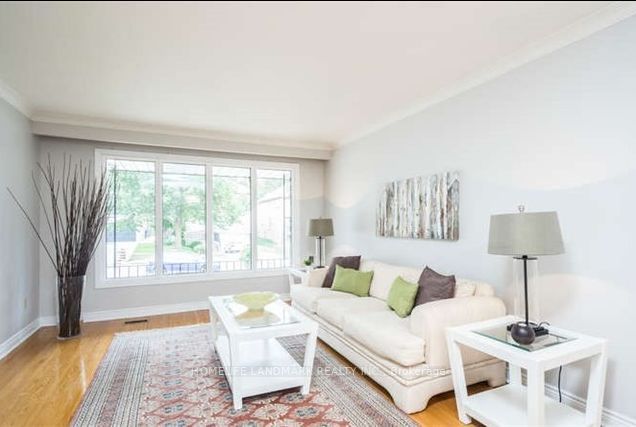275 Hounslow Ave, #Main Fl