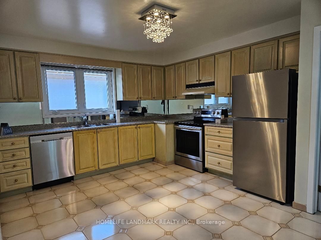 275 Hounslow Ave, #Main Fl