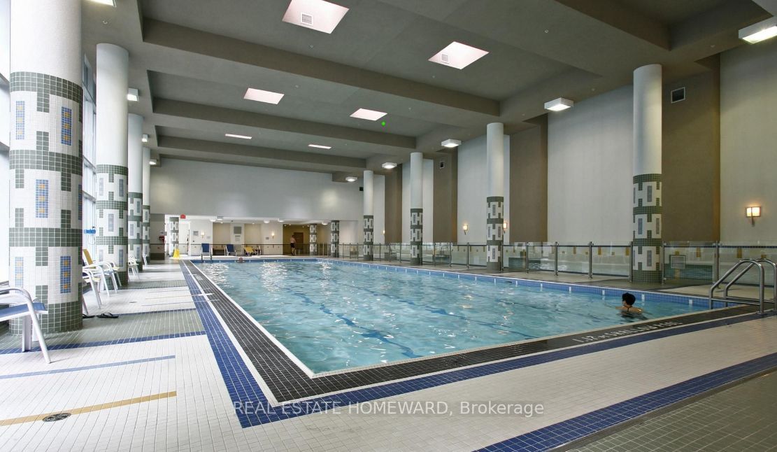 12 Yonge St, #1304