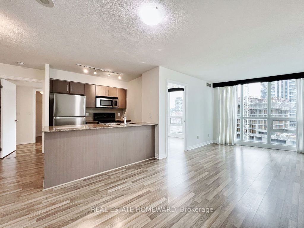 12 Yonge St, #1304