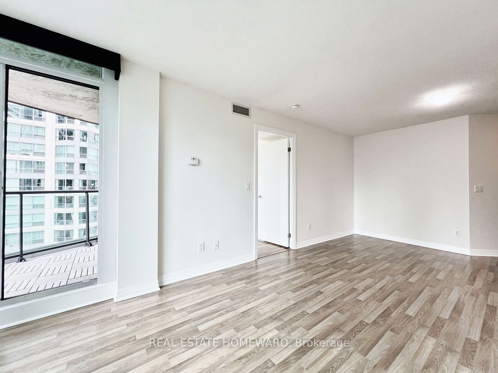 12 Yonge St, #1304