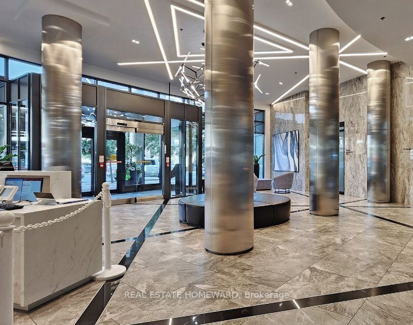12 Yonge St, #1304