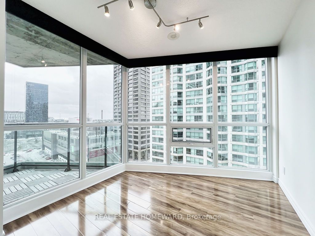 12 Yonge St, #1304