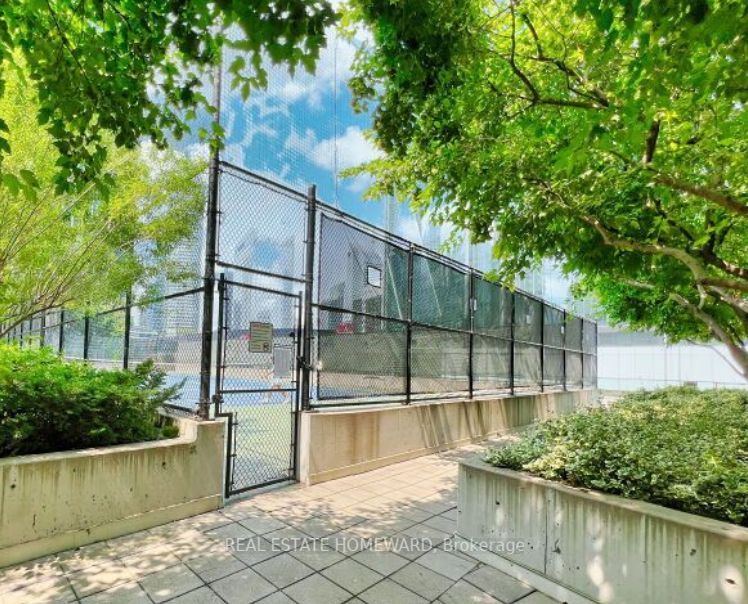12 Yonge St, #1304