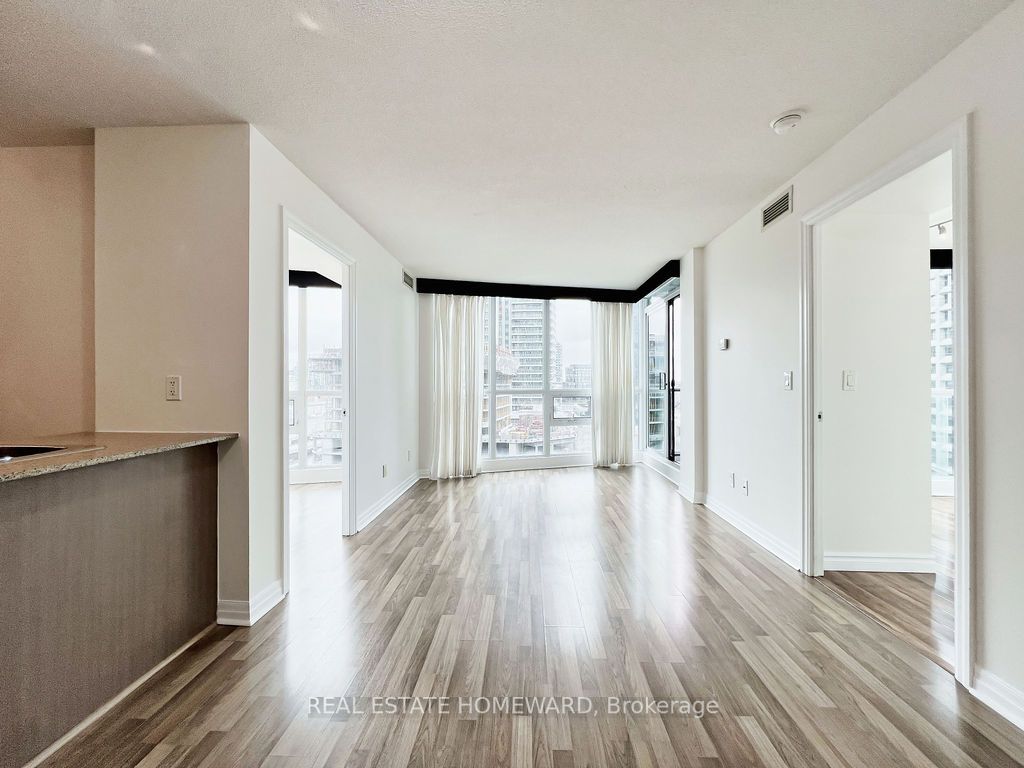 12 Yonge St, #1304