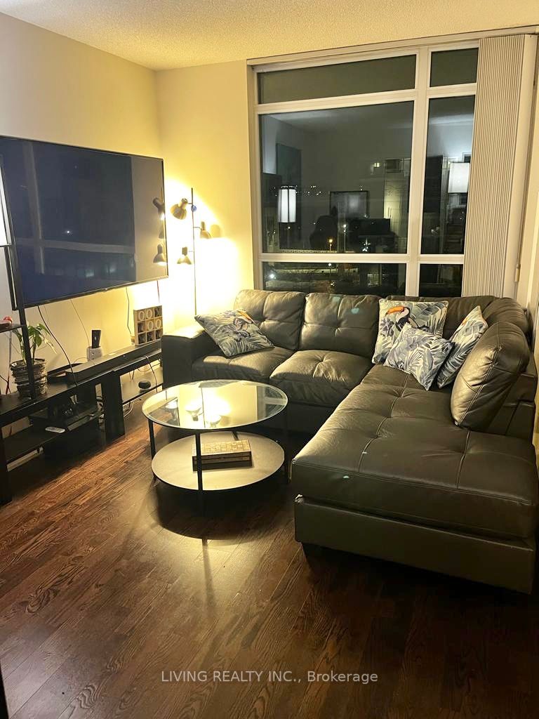 215 Fort York Blvd, #613