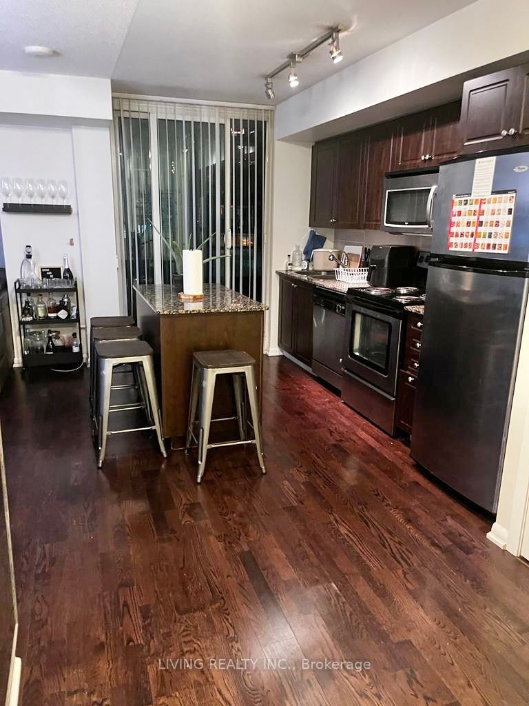 215 Fort York Blvd, #613