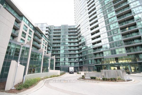 215 Fort York Blvd, #613