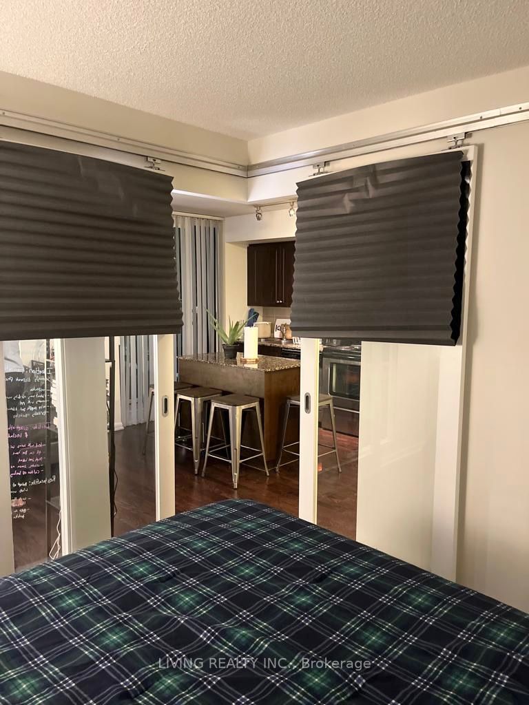 215 Fort York Blvd, #613