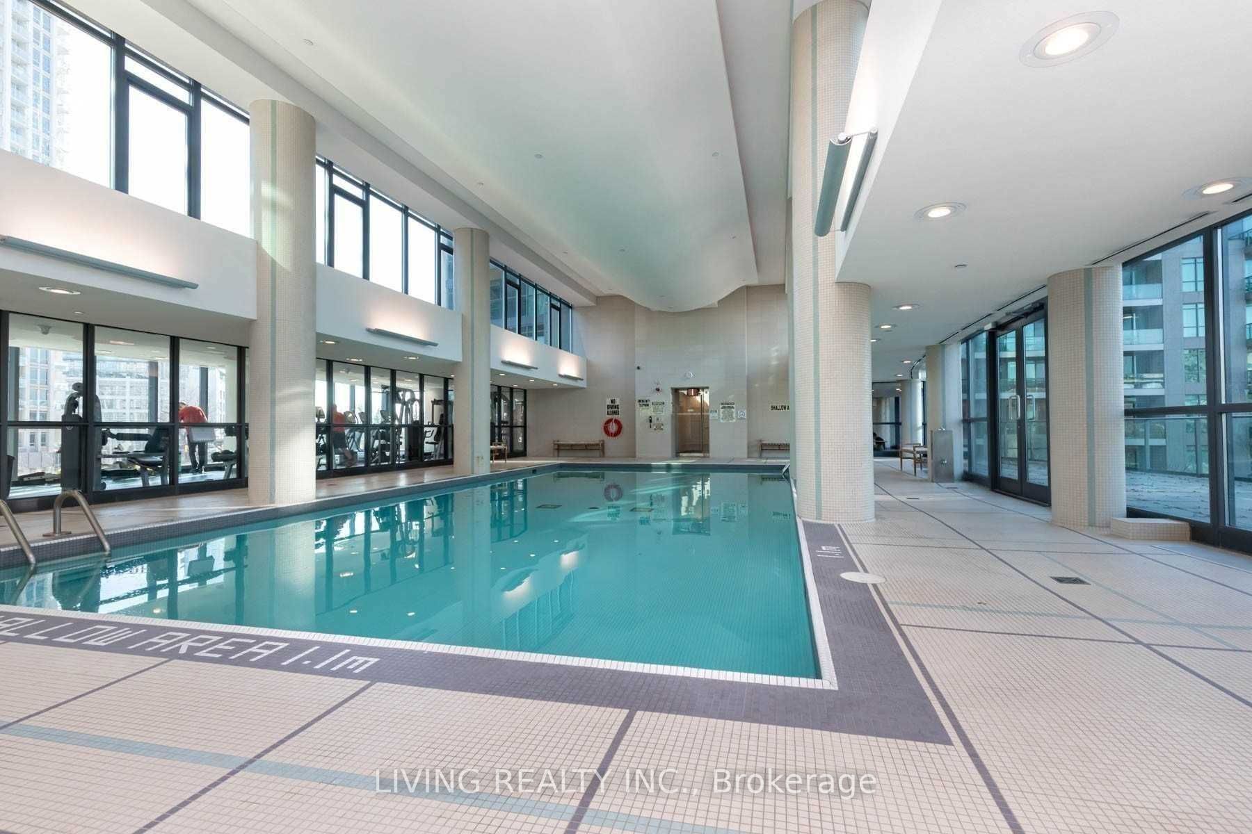 215 Fort York Blvd, #613