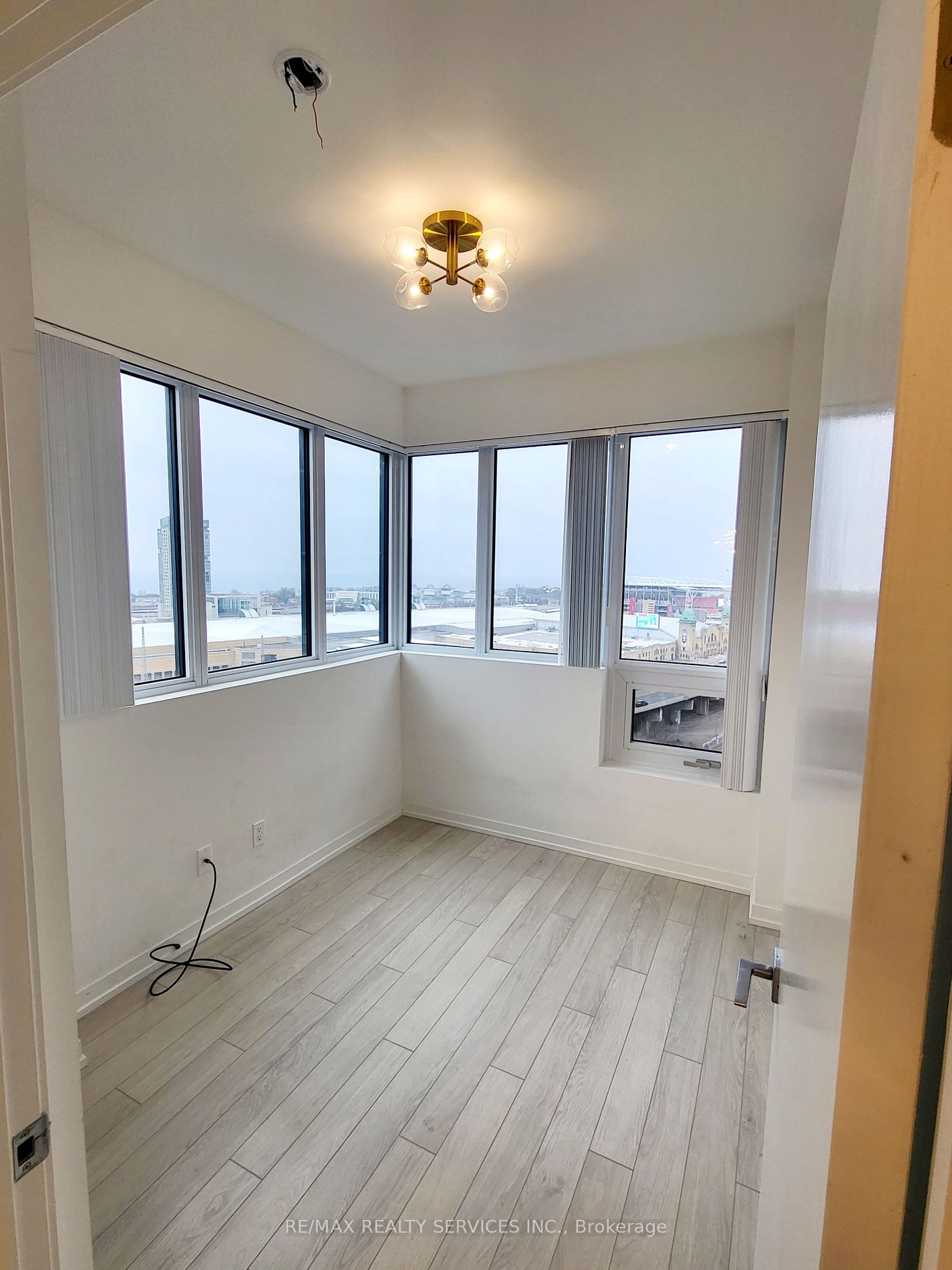 49 East Liberty St S, #1503