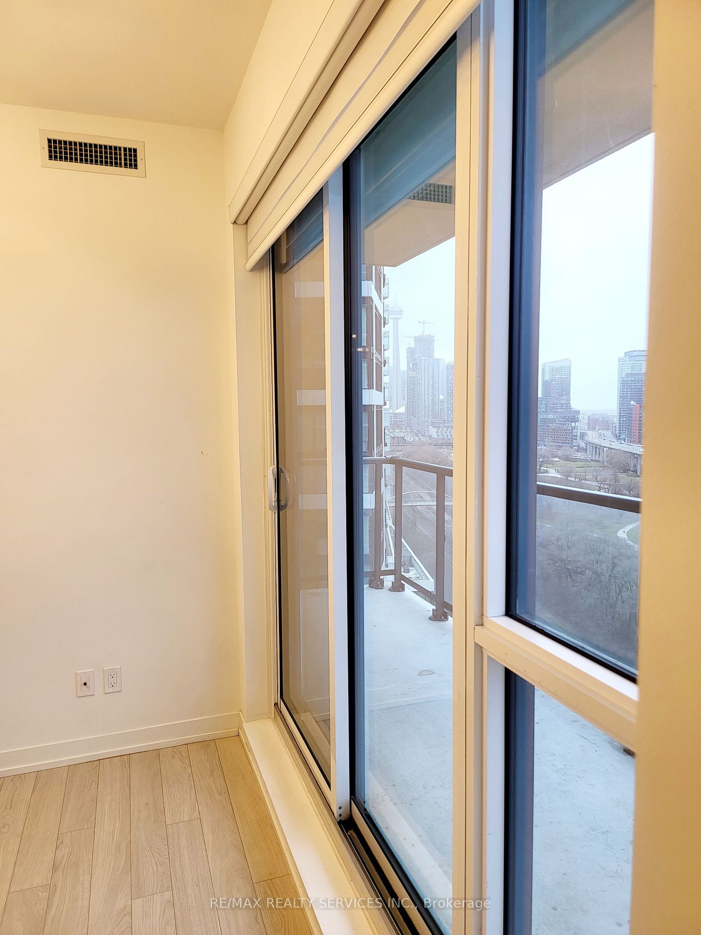 49 East Liberty St S, #1503