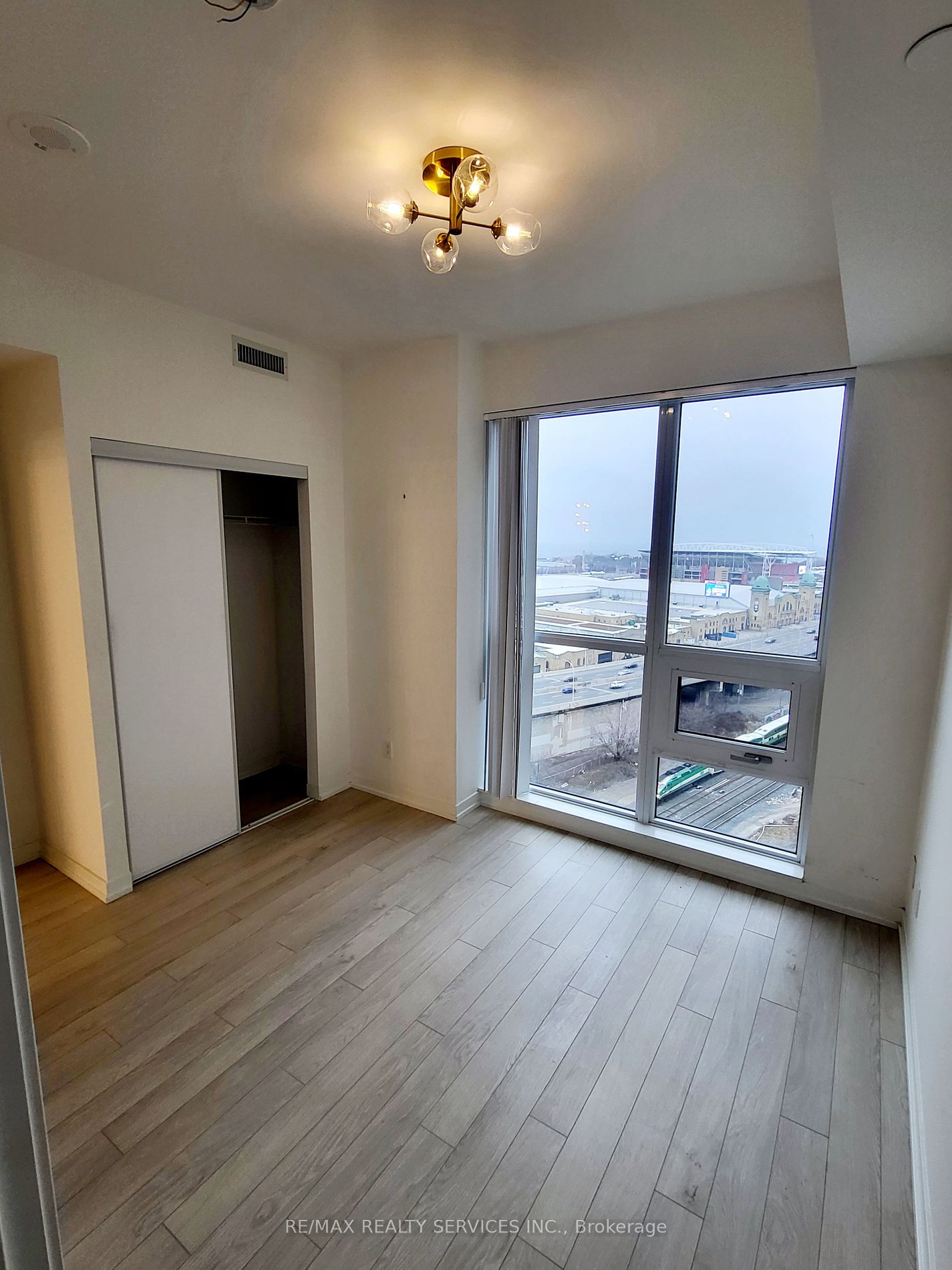 49 East Liberty St S, #1503