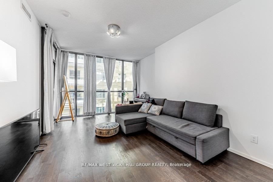 101 Charles St E, #619