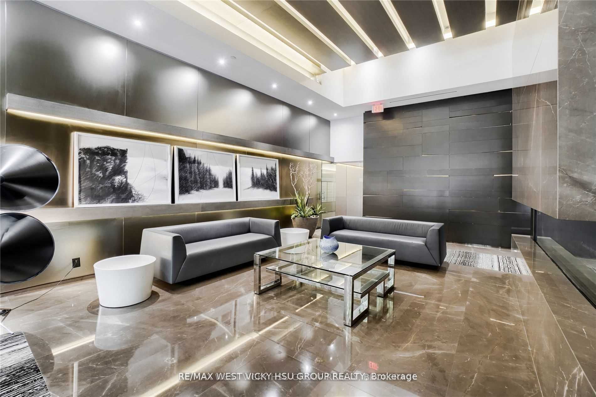 101 Charles St E, #619