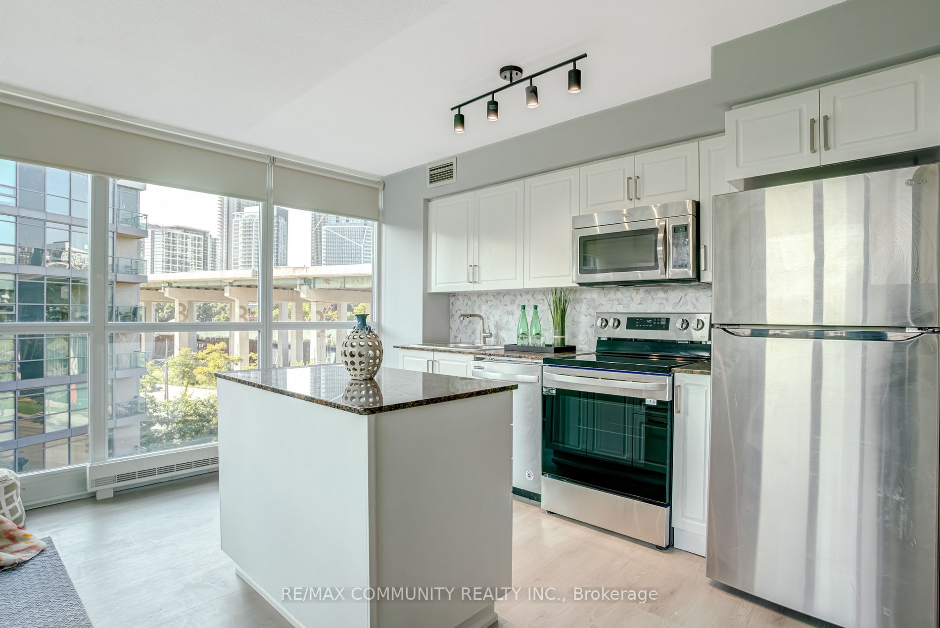 209 Fort York Blvd, #563