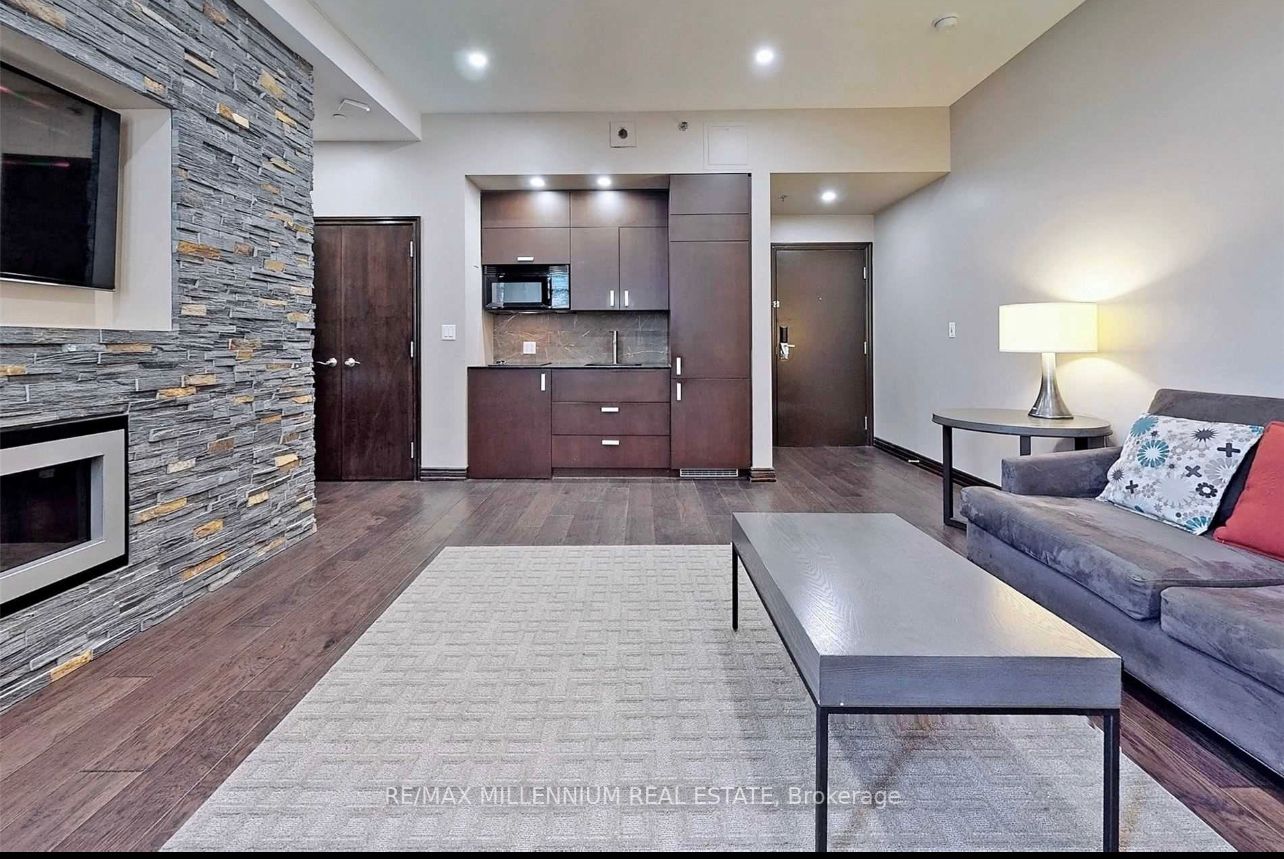 1 King St W, #814