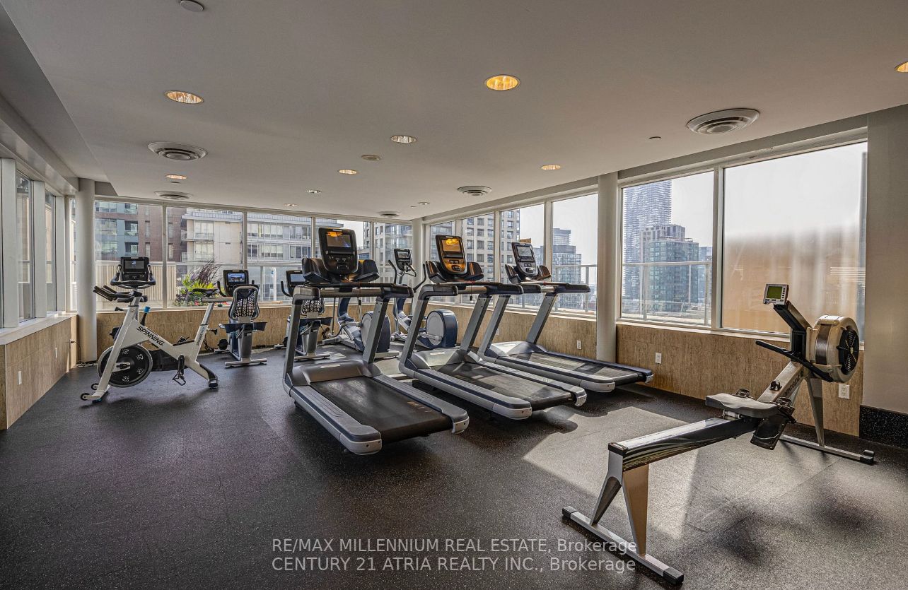 1 King St W, #814