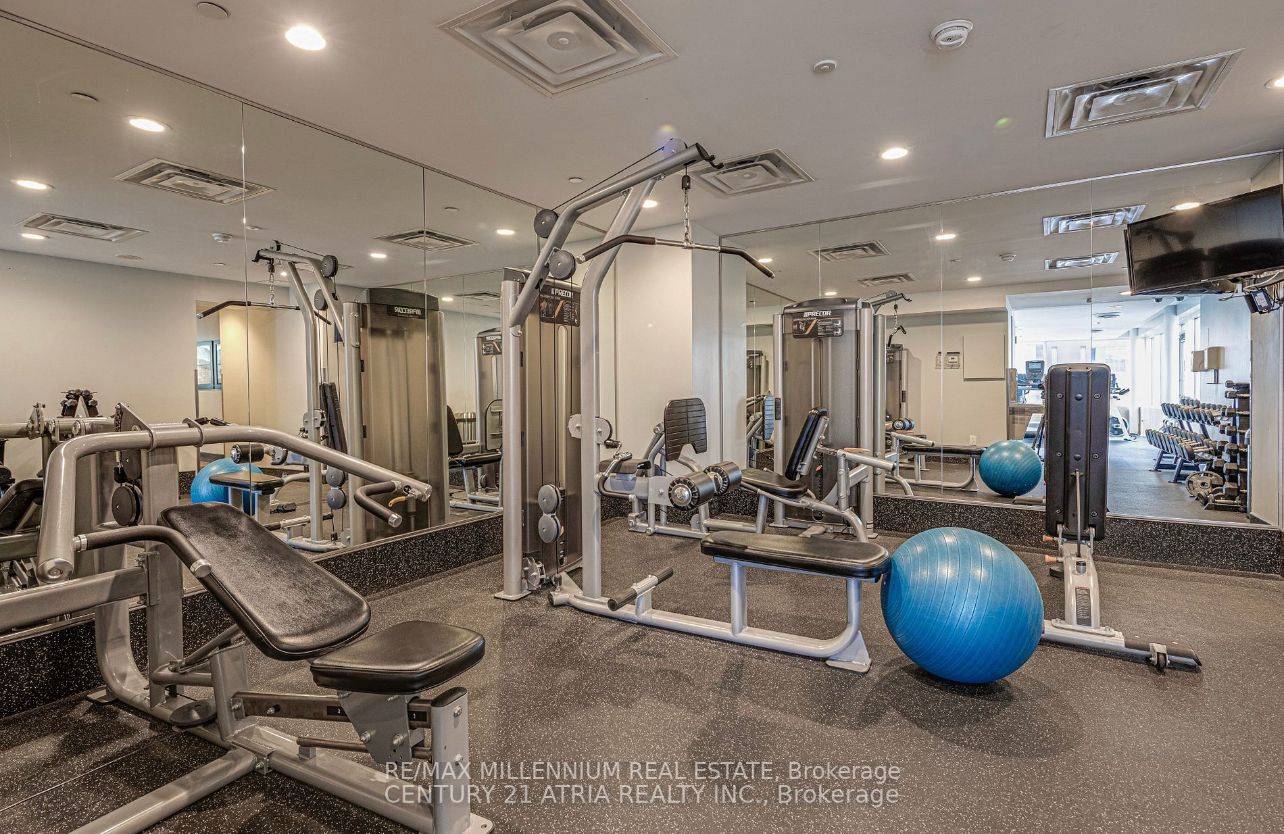 1 King St W, #814