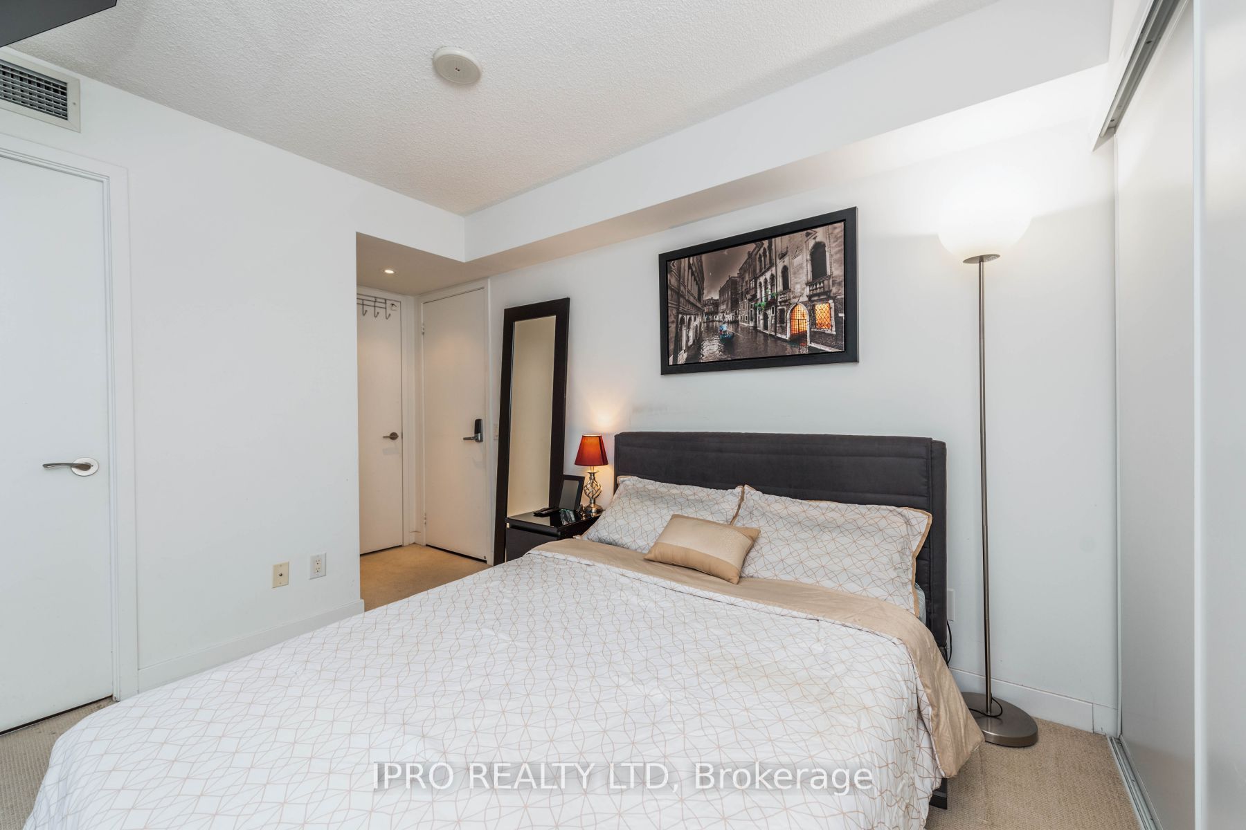 72 Esther Shiner Blvd, #2115