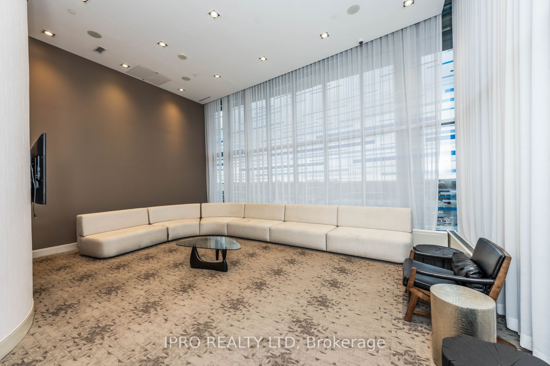 72 Esther Shiner Blvd, #2115