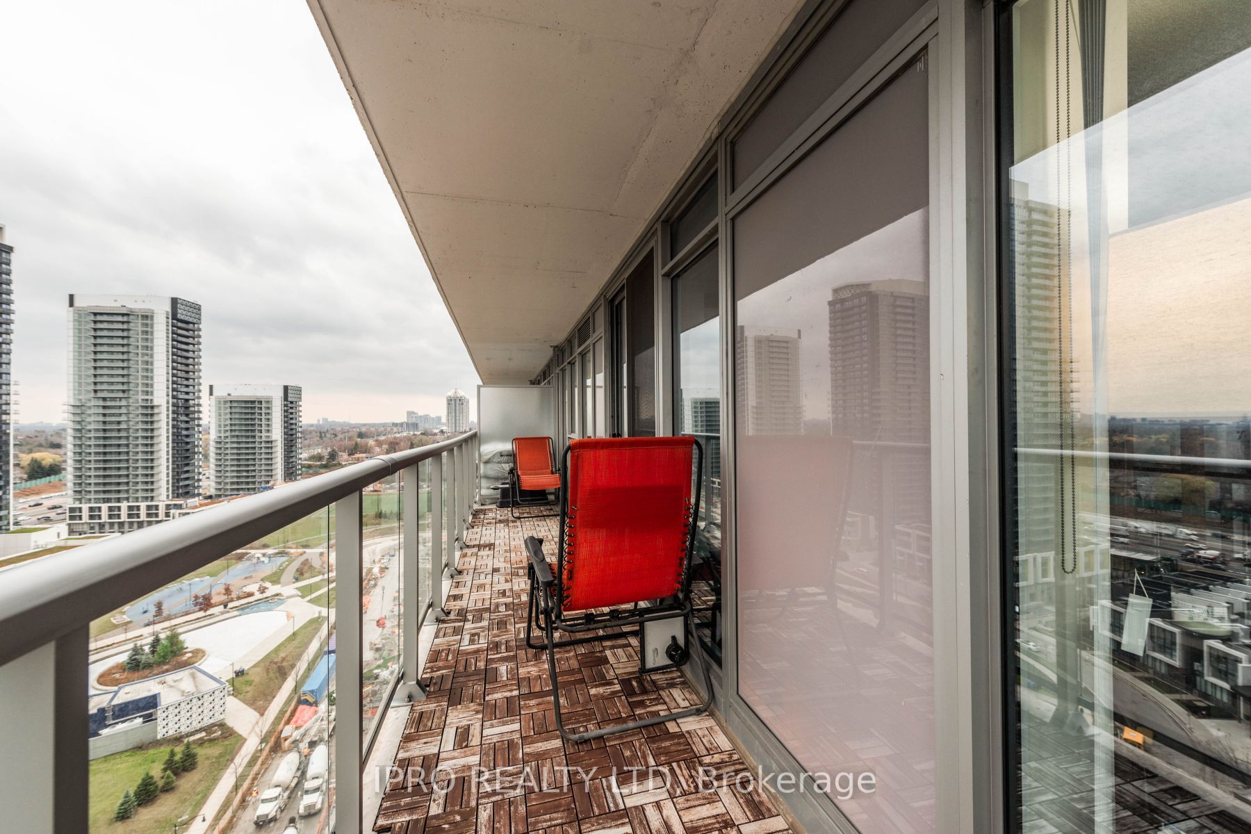 72 Esther Shiner Blvd, #2115