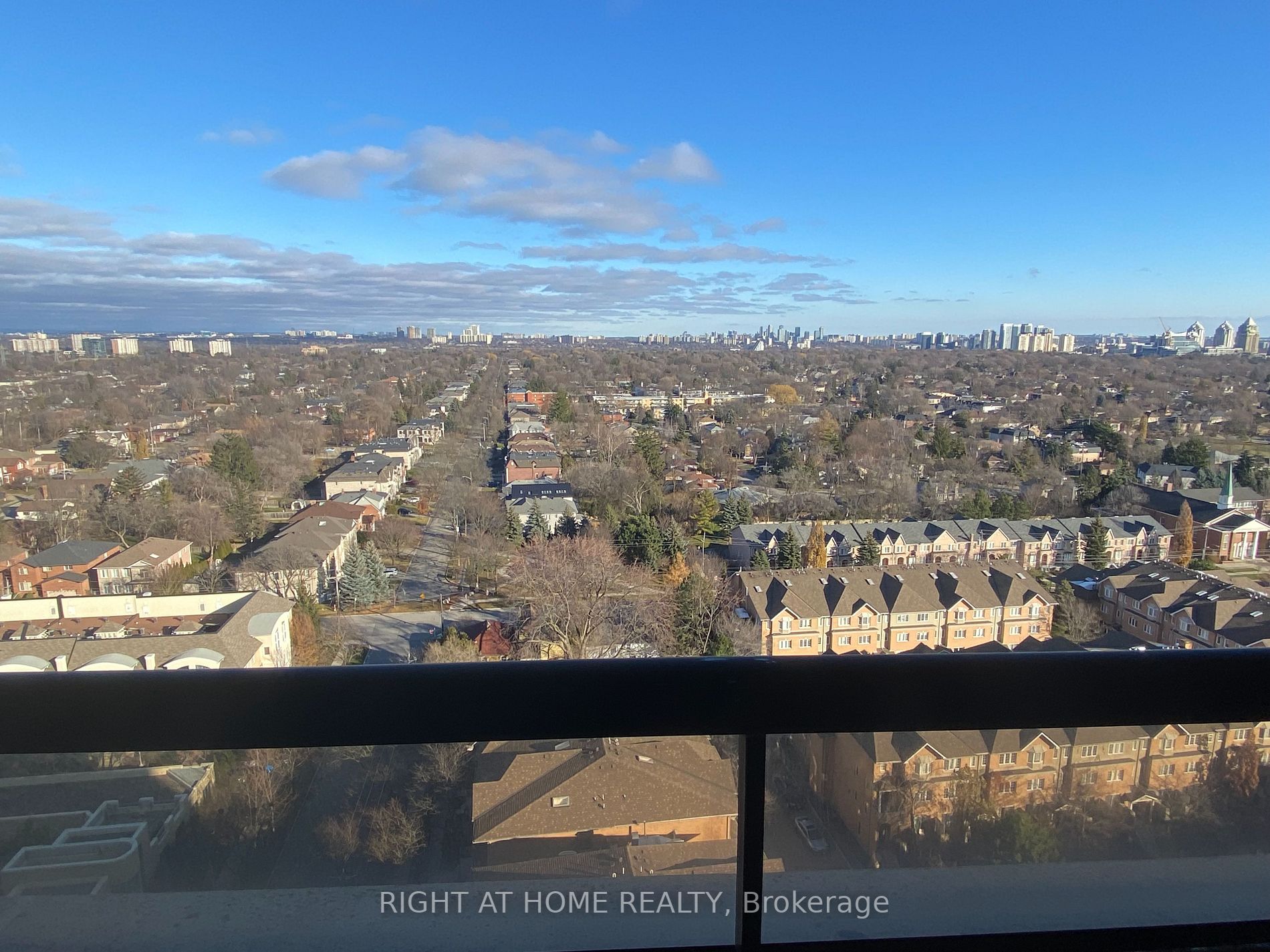 18 Sommerset Way, #2316