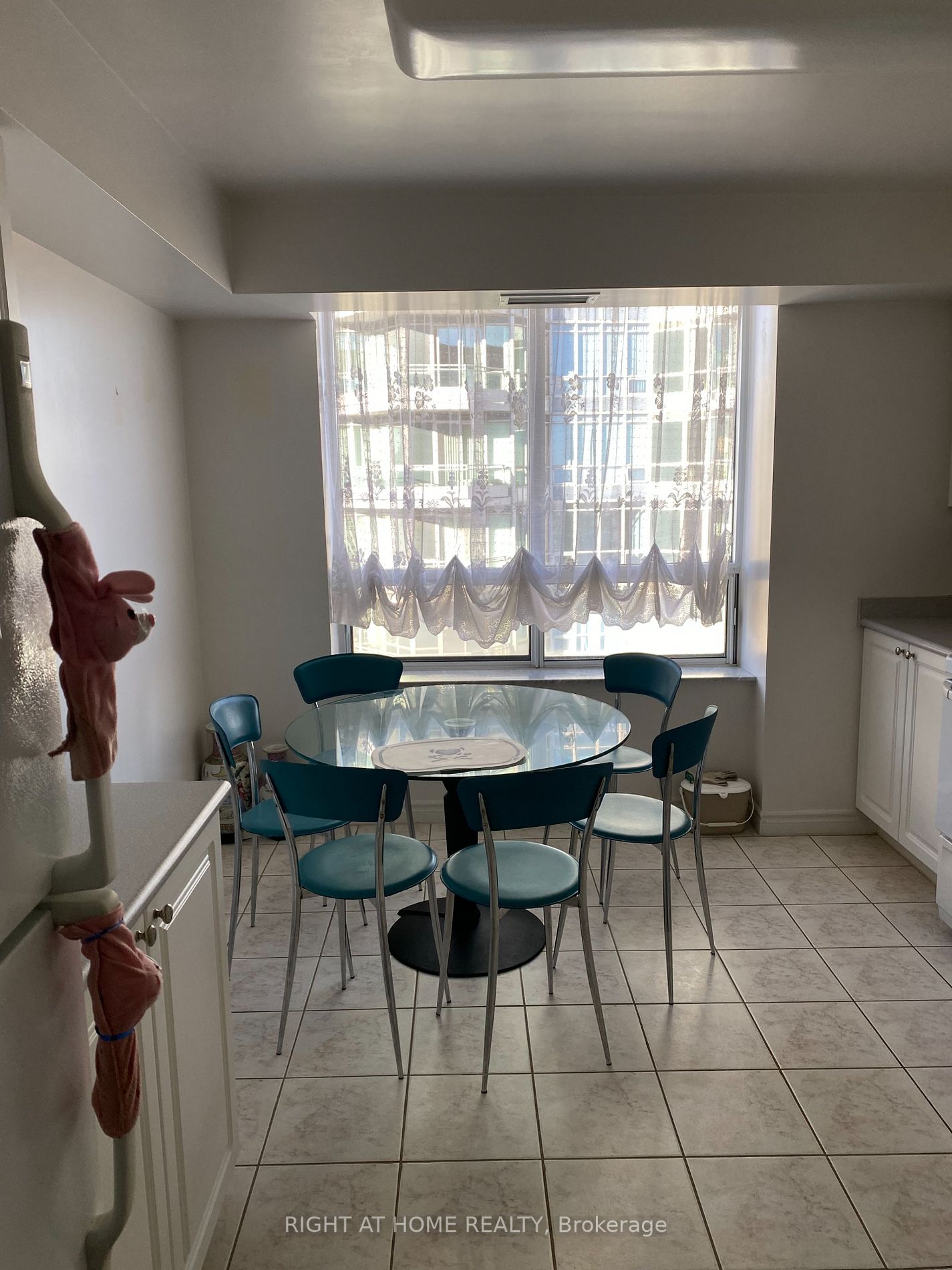 18 Sommerset Way, #2316