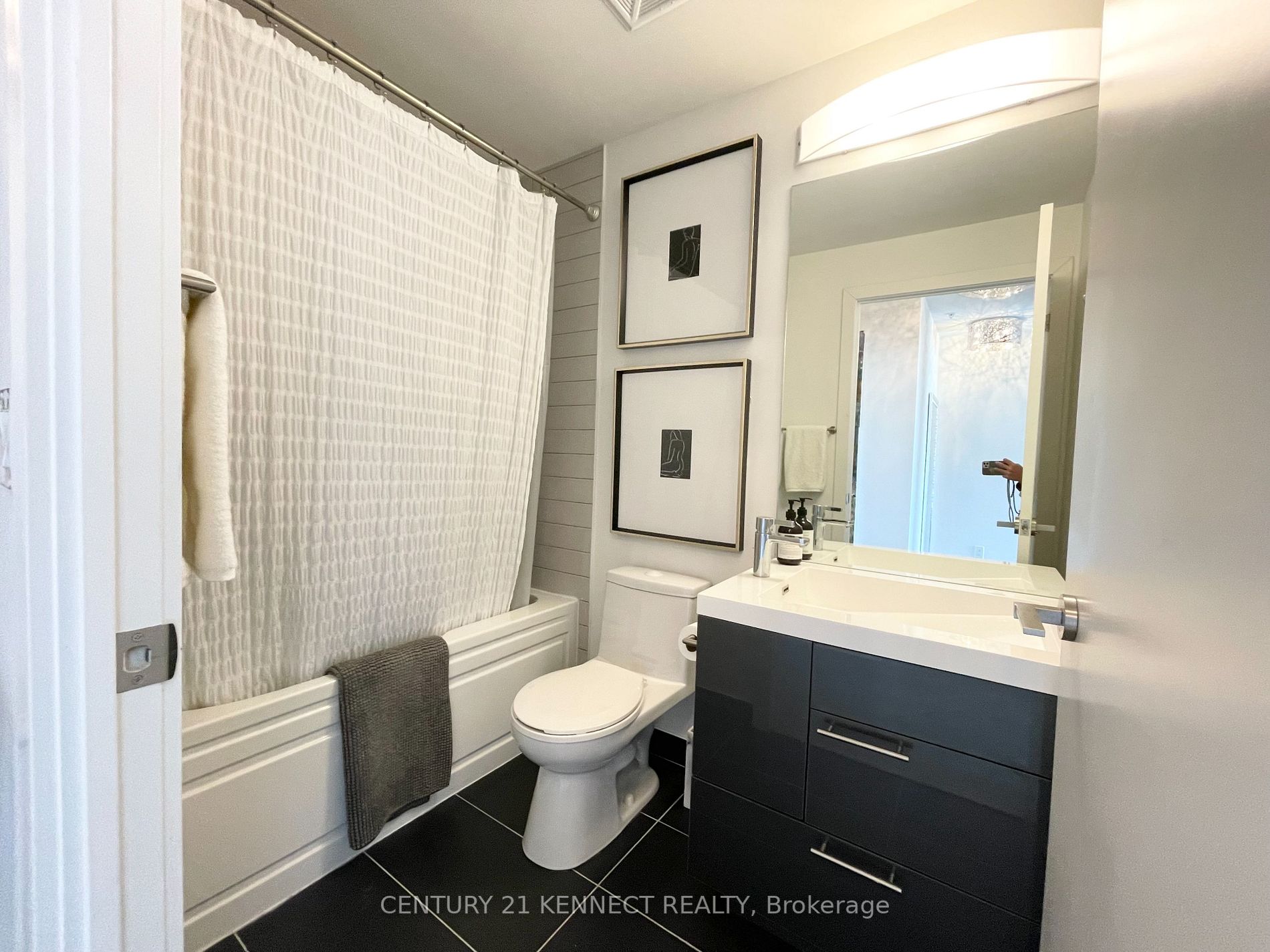 199 Richmond St, #2302