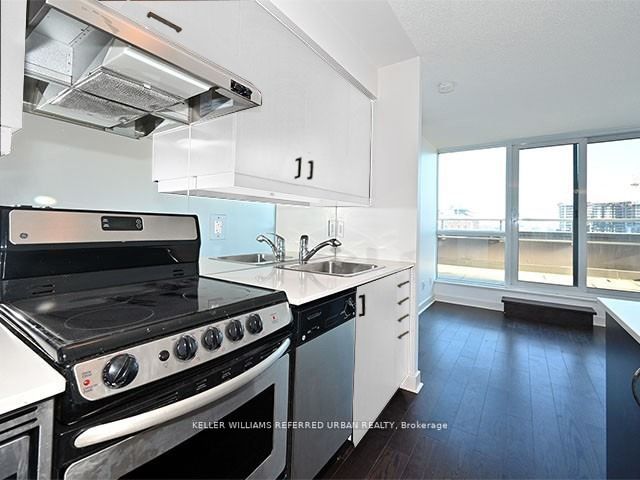 320 Richmond St E, #701