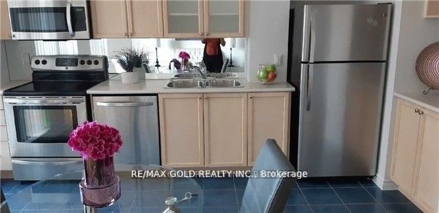 410 Queens Quay W, #314