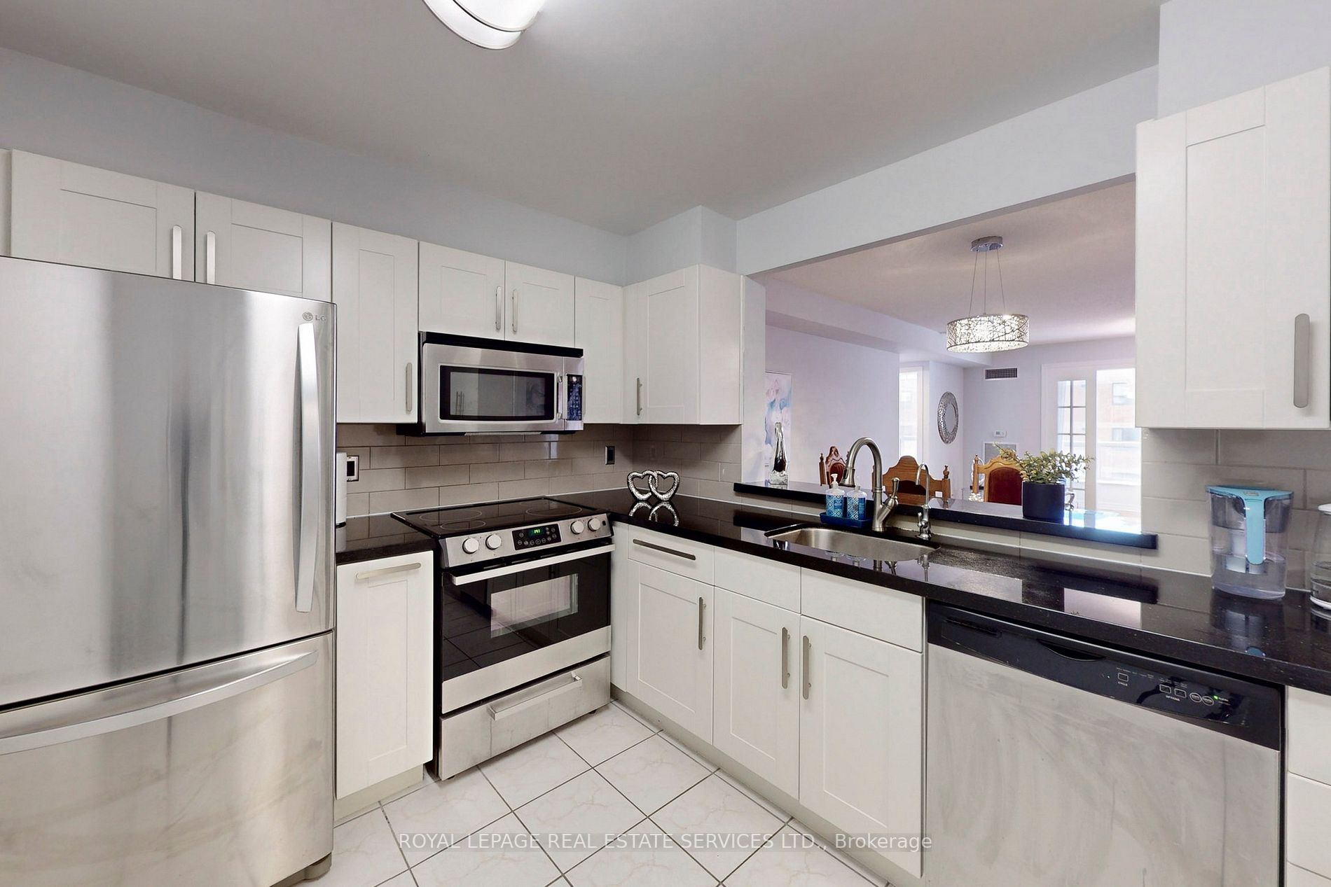 152 St. Patrick St, #901
