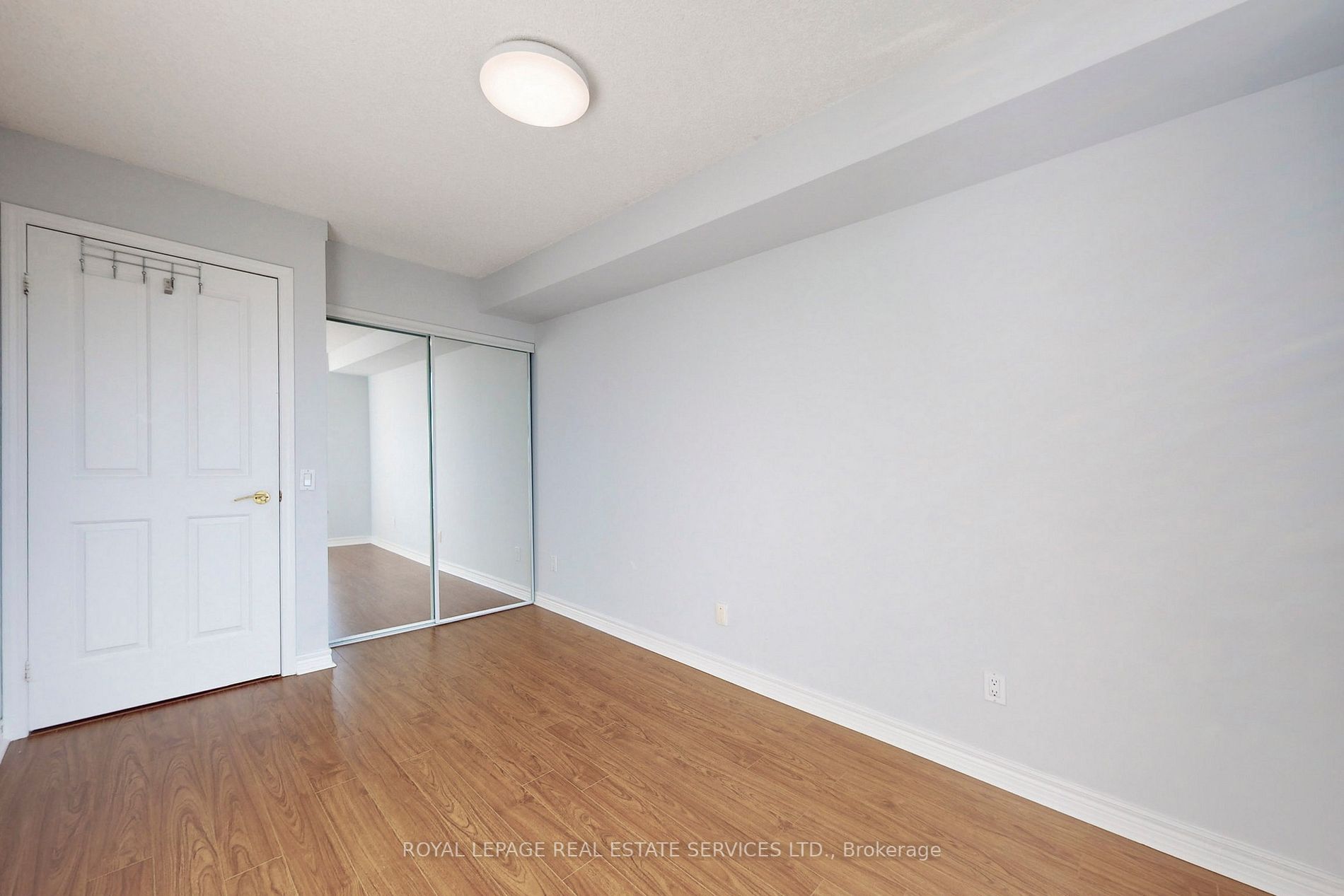 152 St. Patrick St, #901