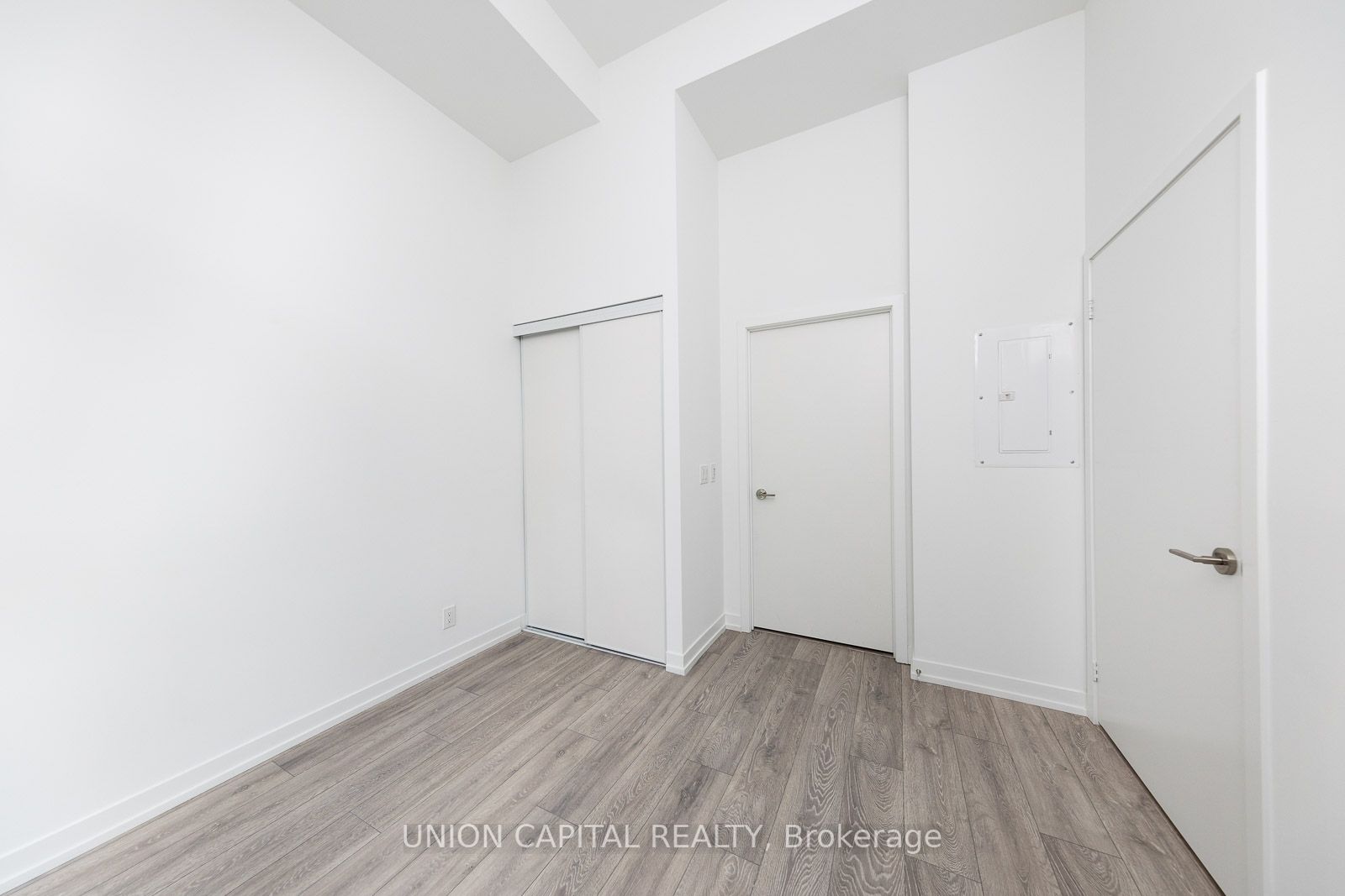 2020 Bathurst St, #223