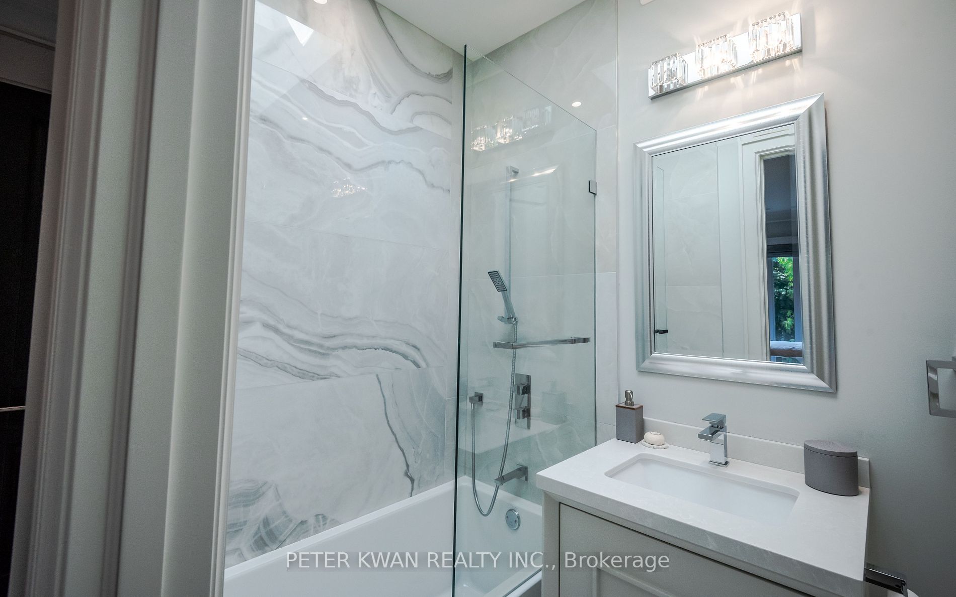 27 Whittaker Cres