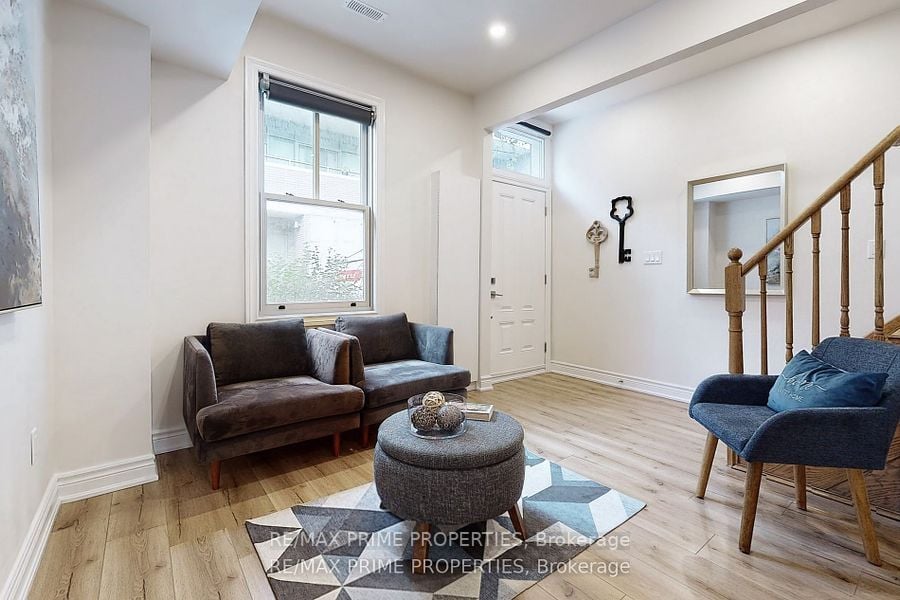 3 Percy St