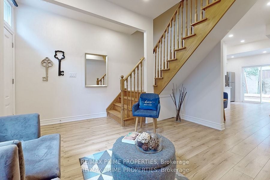 3 Percy St