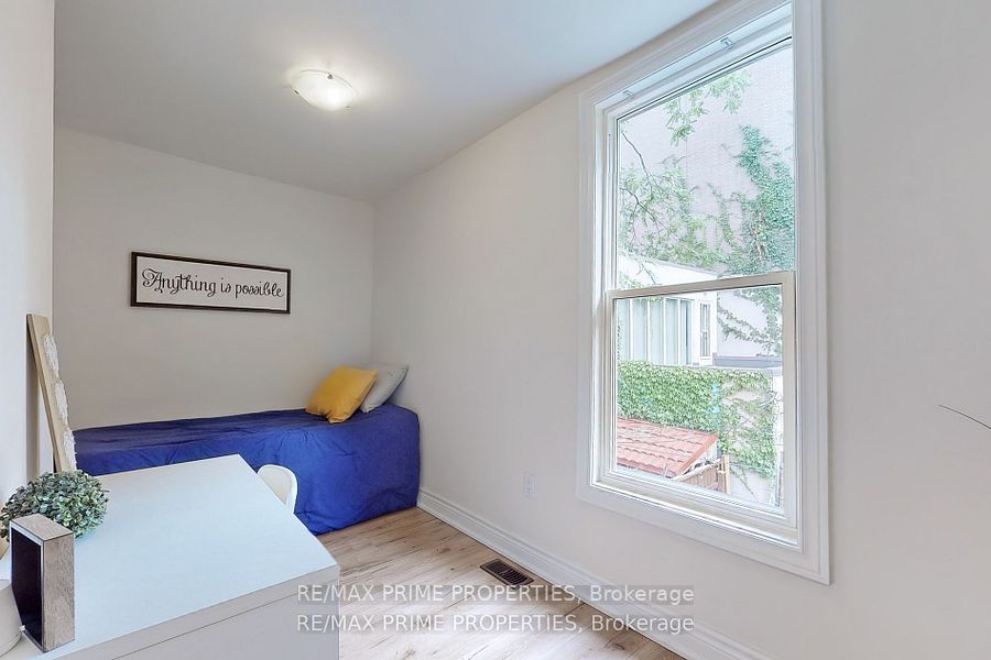 3 Percy St