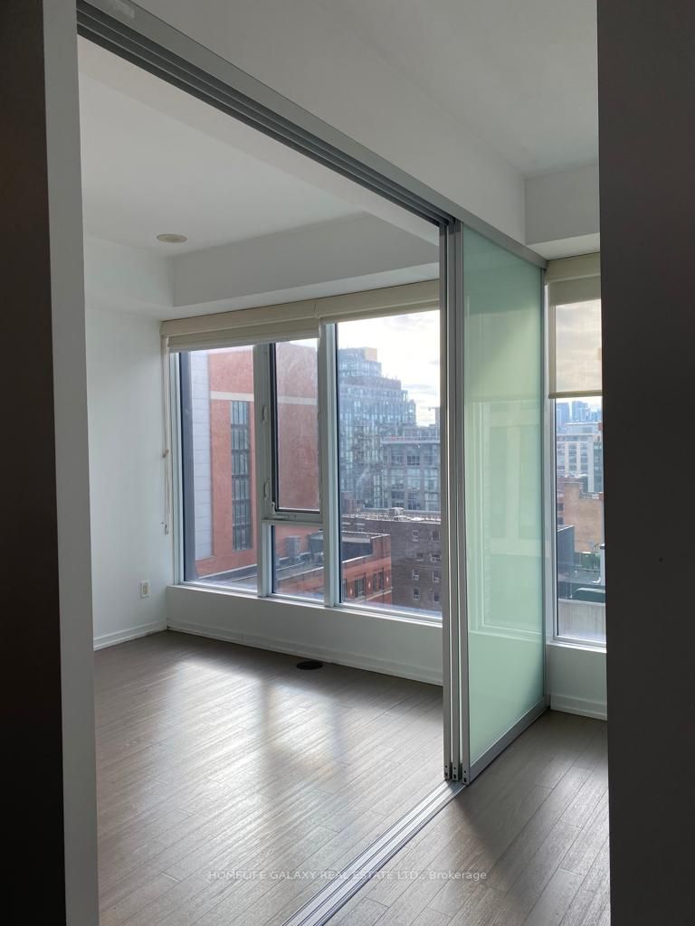 101 Peter St, #1016