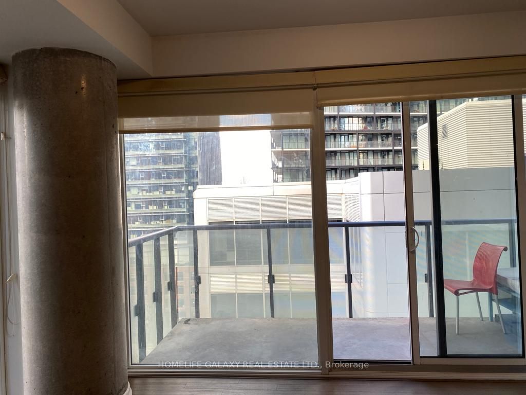 101 Peter St, #1016
