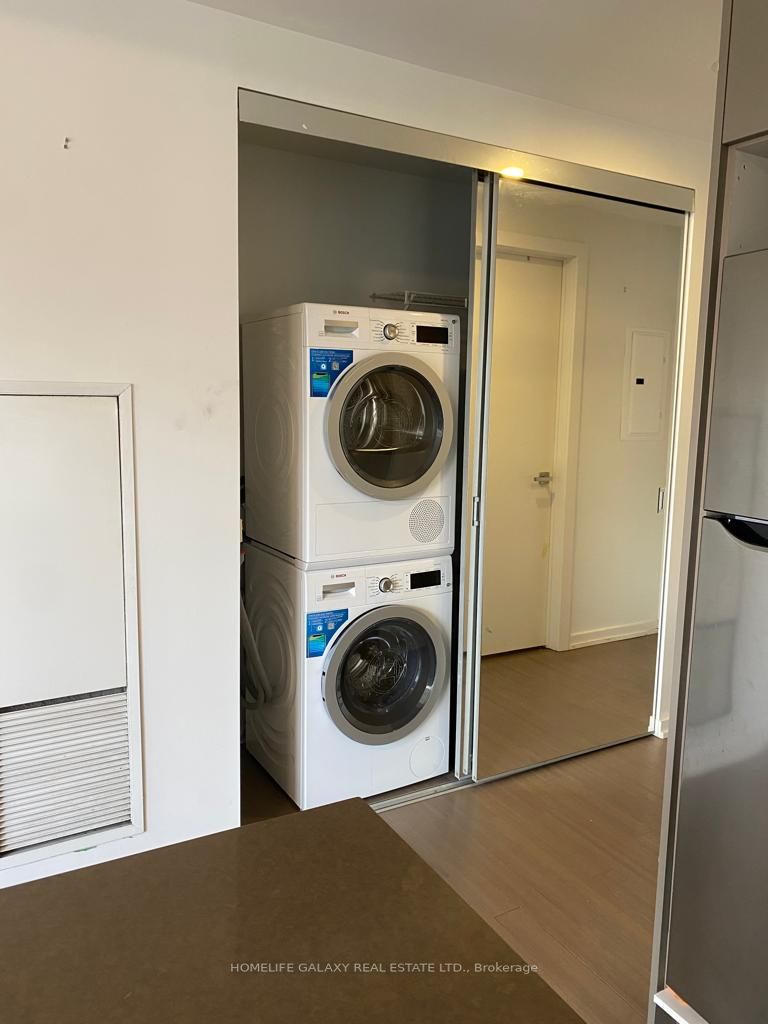 101 Peter St, #1016