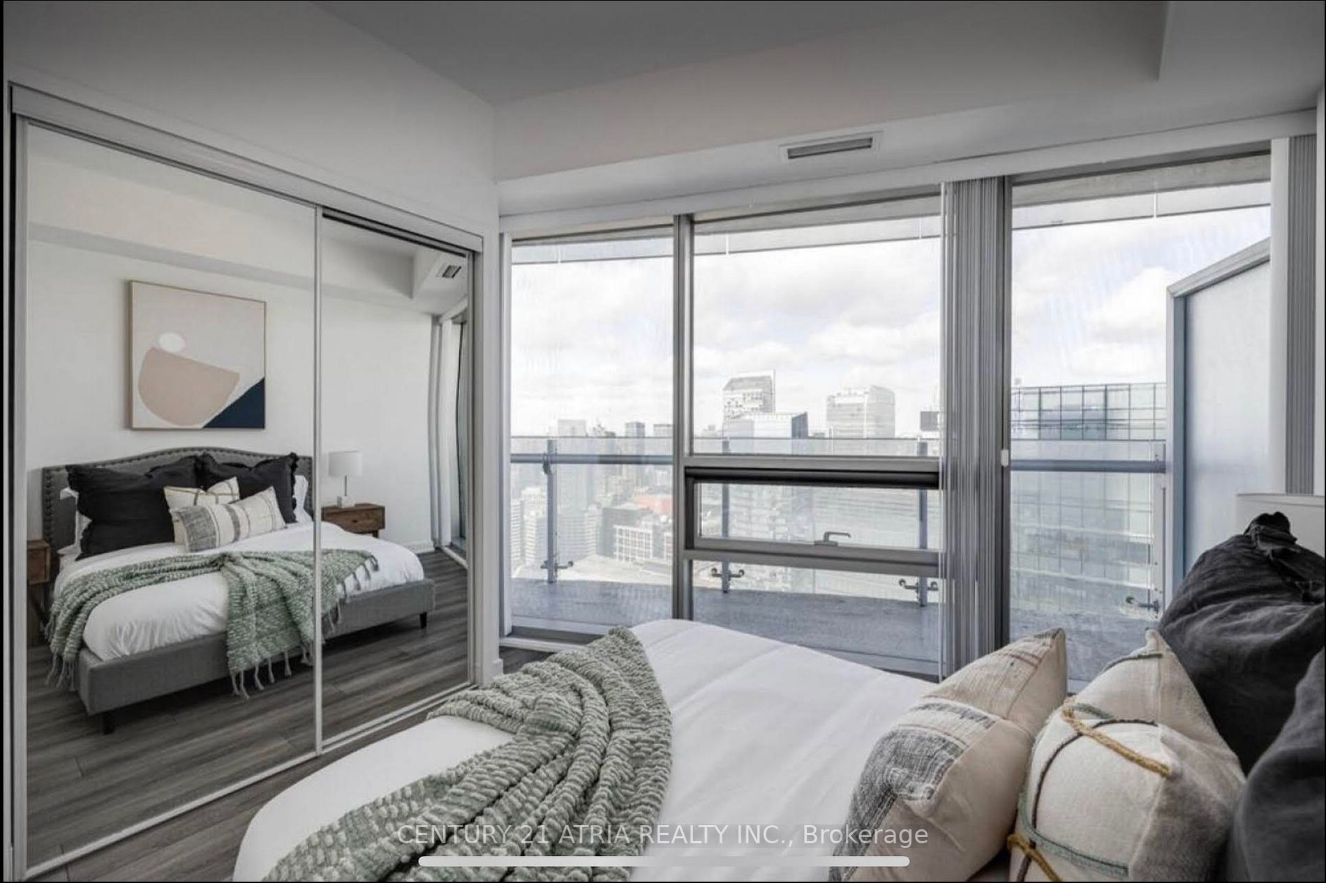 12 York St, #4707