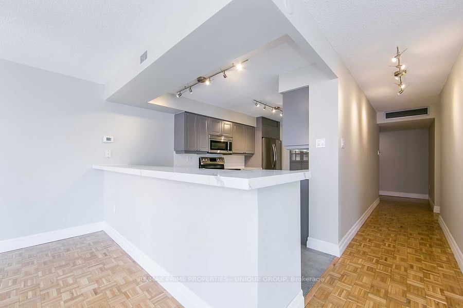 35 Church St, #403