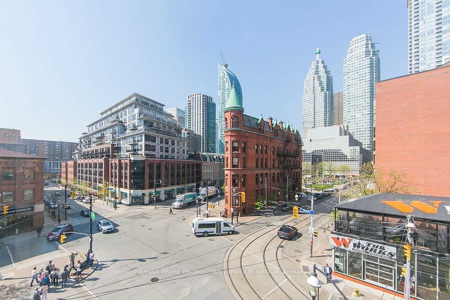 35 Church St, #403
