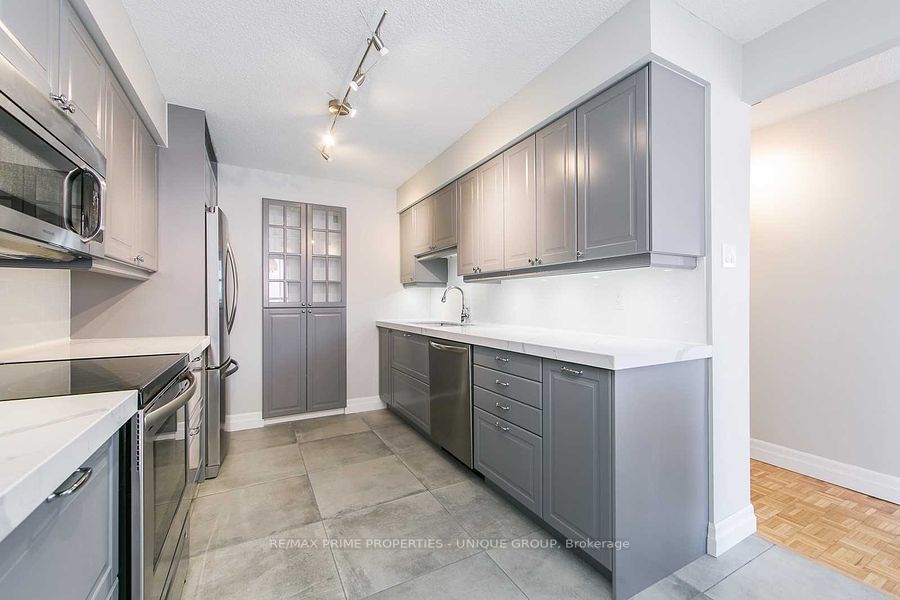 35 Church St, #403