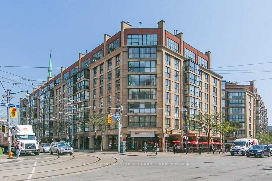 35 Church St, #403
