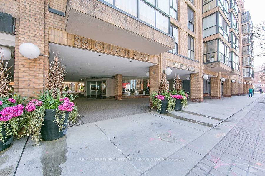 35 Church St, #403