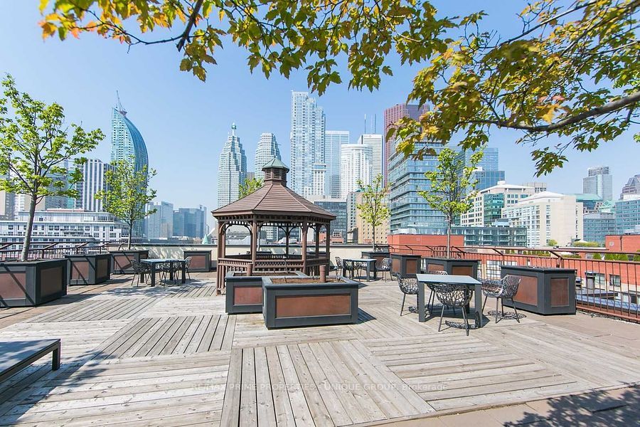 35 Church St, #403