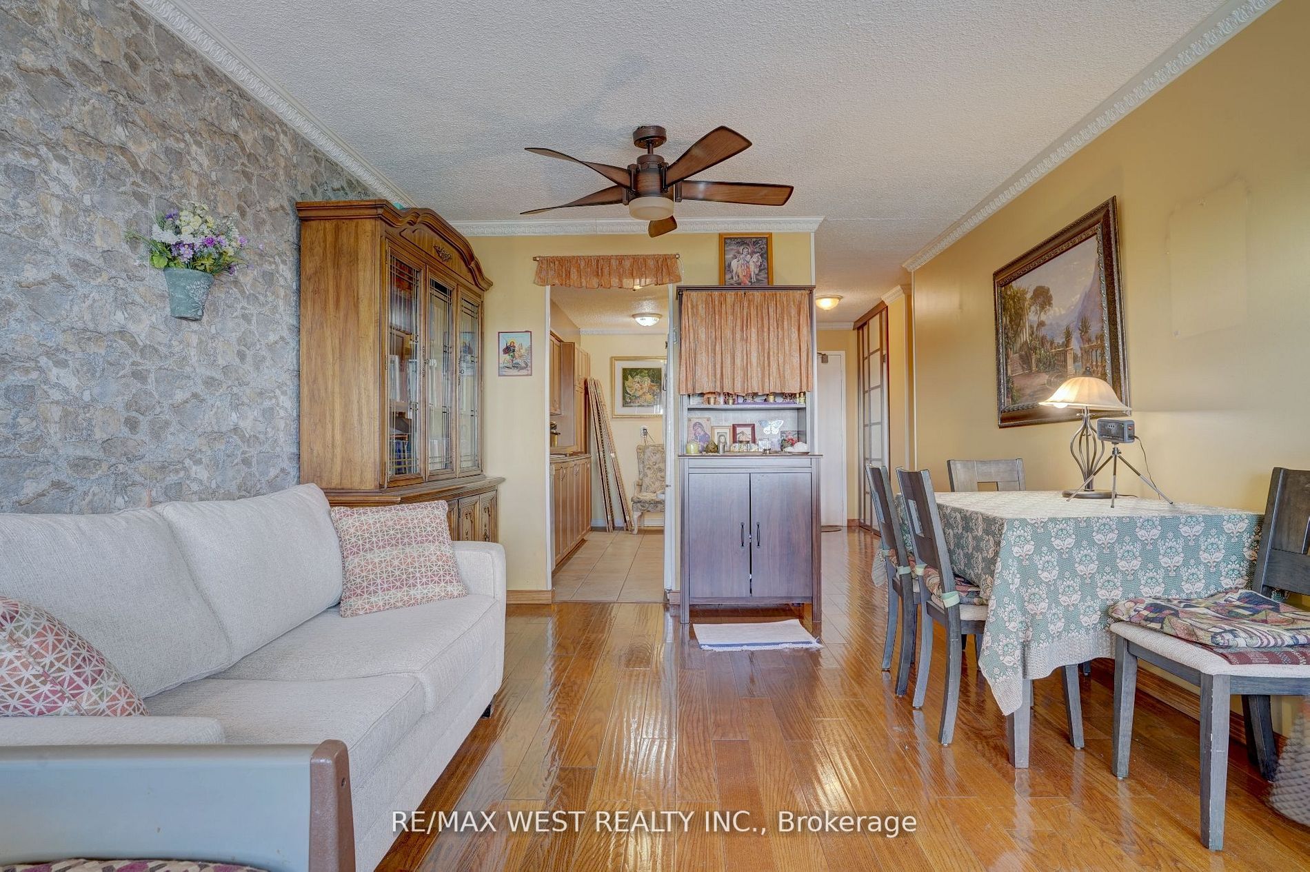 25 Sunrise Ave, #Ph07