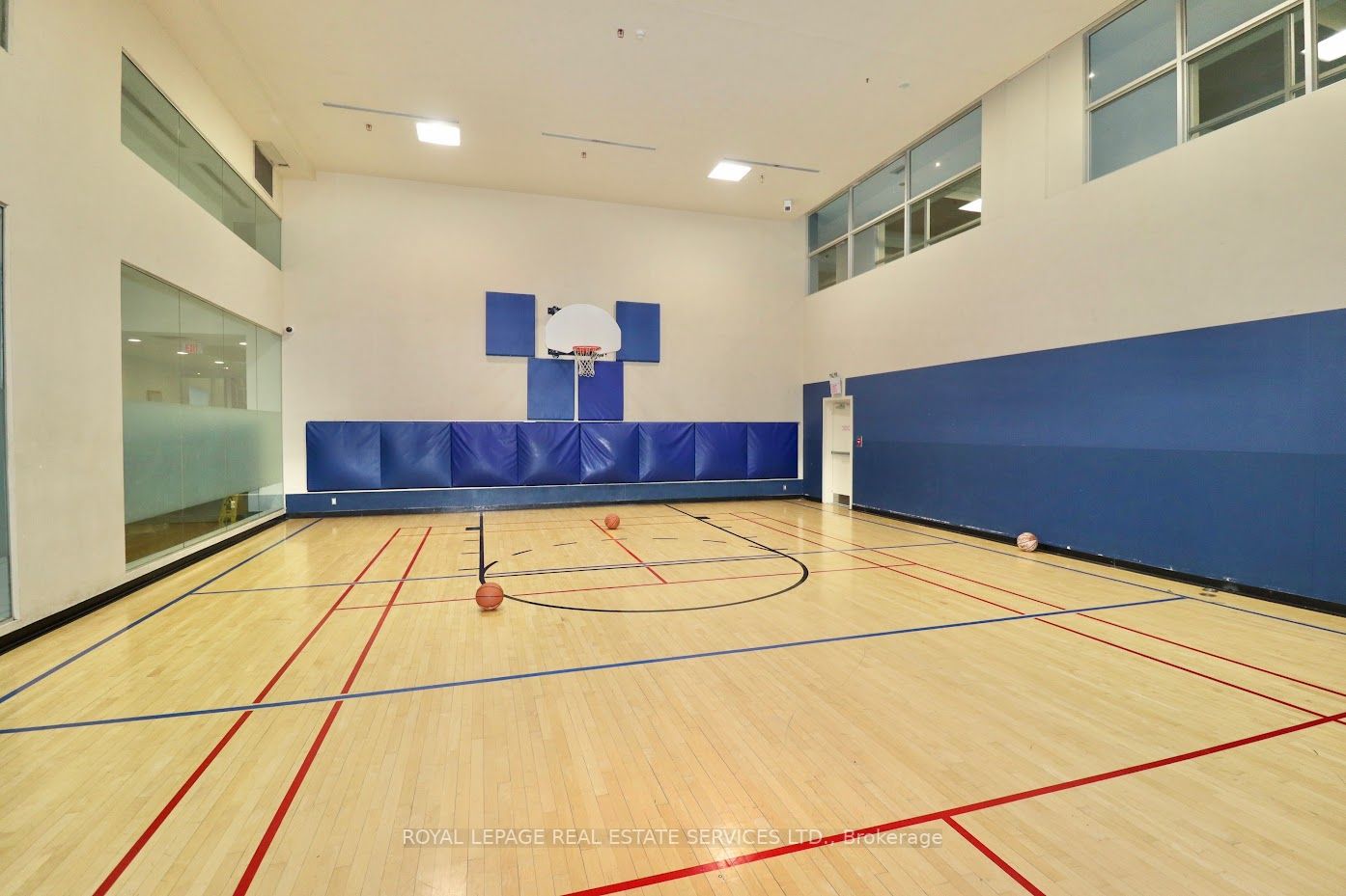 397 Front St N, #1806